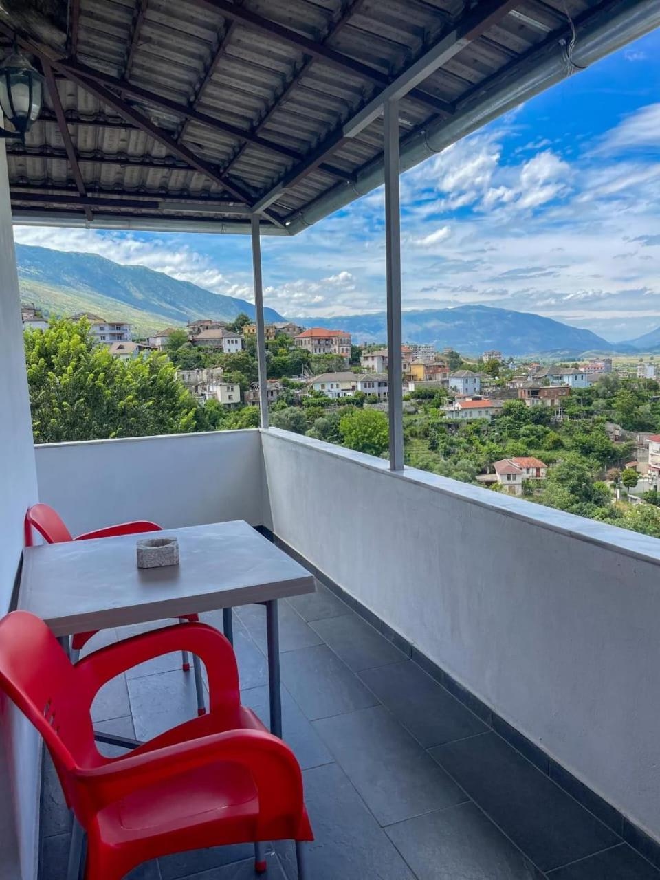 B Vishe Guest House Gjirokaster Ngoại thất bức ảnh